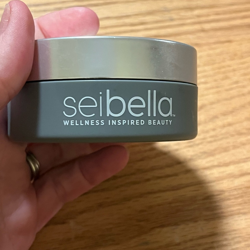 NEW Sei Bella Charcoal & Flower Detoxifying Vegan Gluten Free Mask